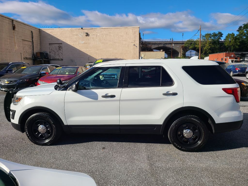 2016 Ford Explorer Image 2