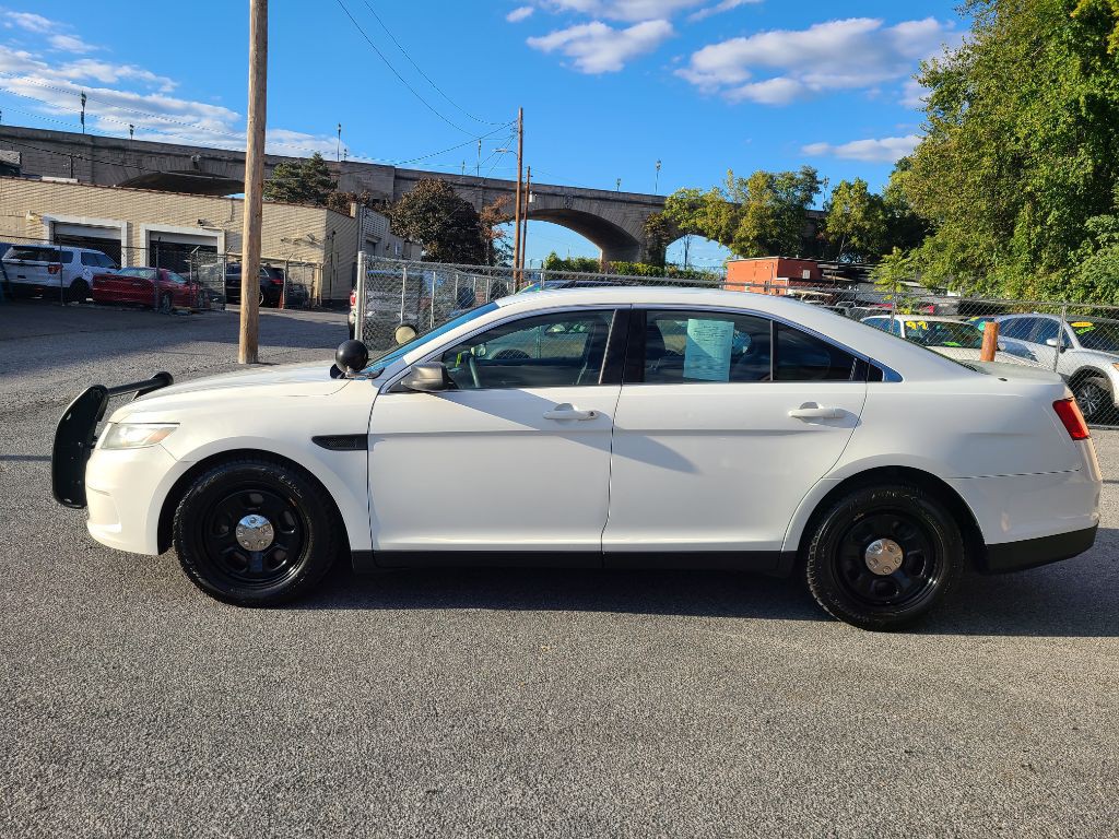 2014 Ford Taurus Image 2
