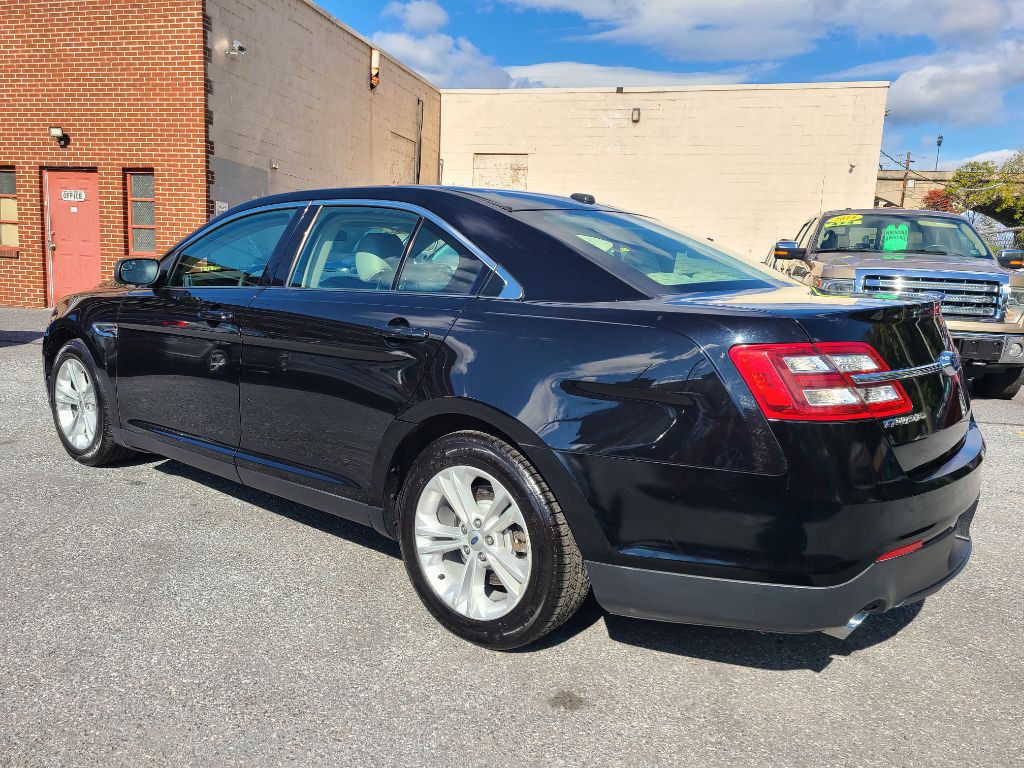 2016 Ford Taurus Image 3