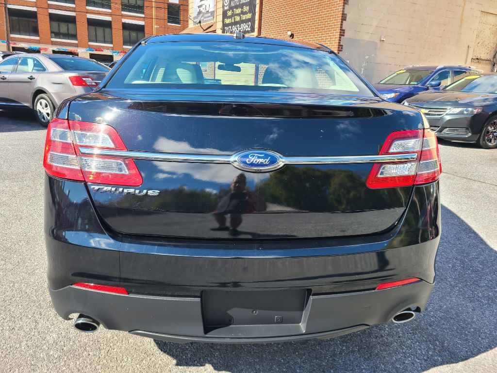 2016 Ford Taurus Image 4