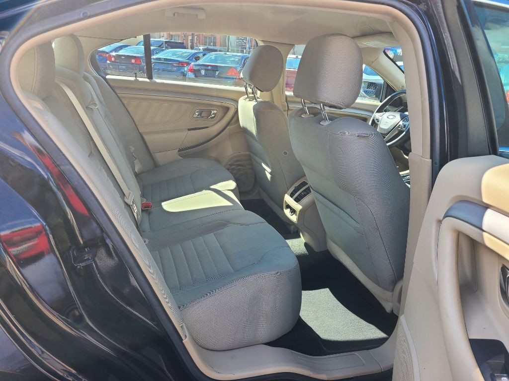 2016 Ford Taurus Image 12