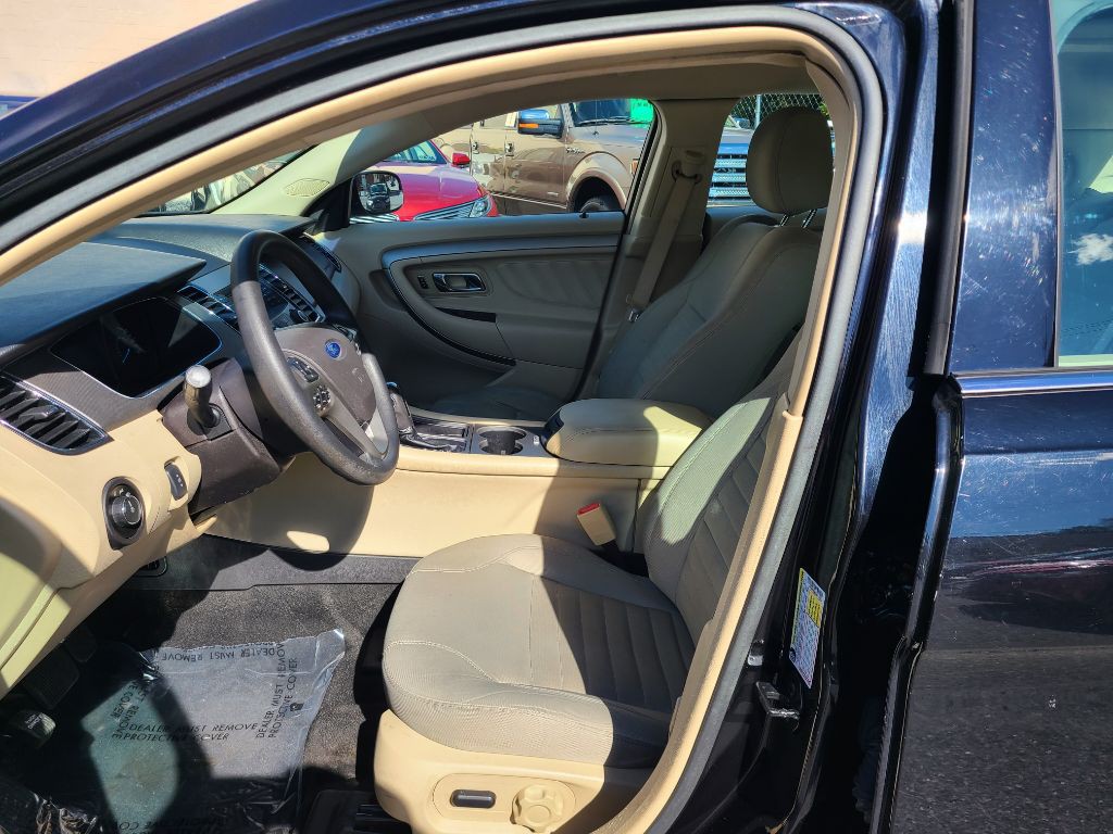 2016 Ford Taurus Image 14