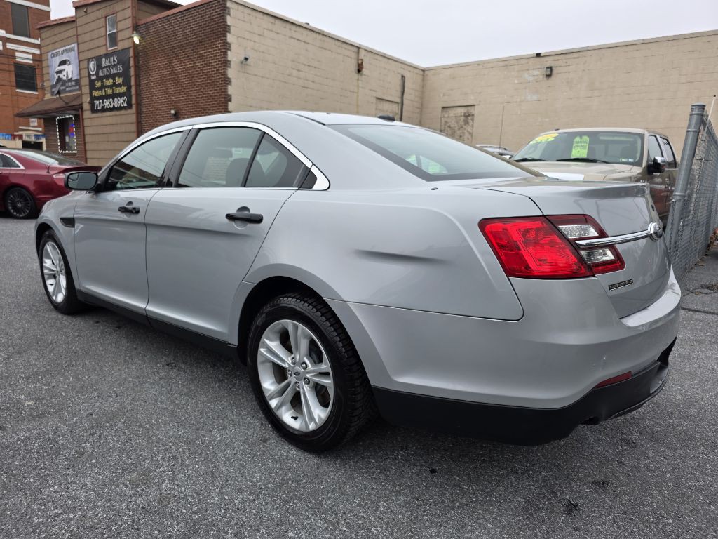 2013 Ford Taurus Image 2