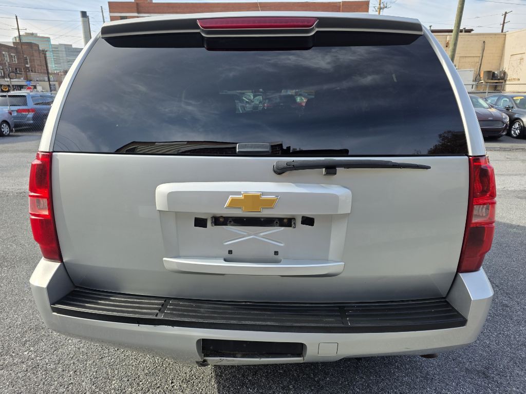 2012 Chevrolet Tahoe Image 2