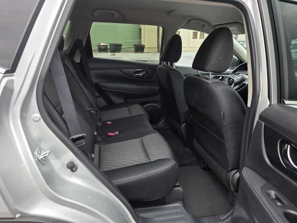 2017 Nissan Rogue Image 11