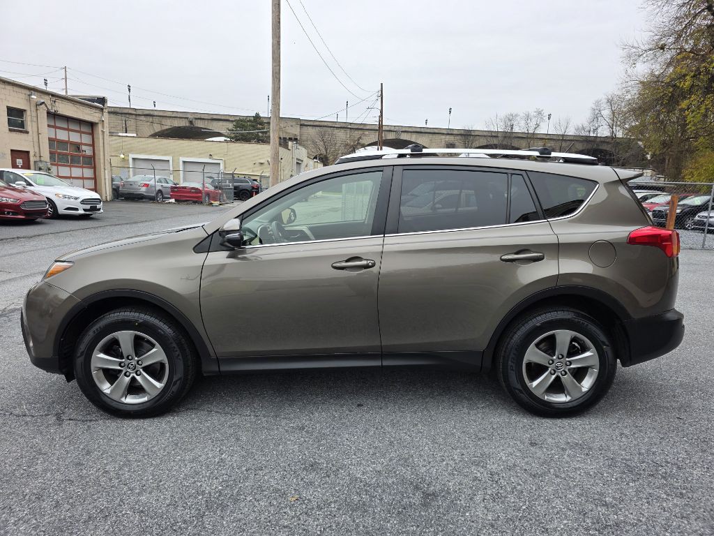 2015 Toyota Rav4 Image 2