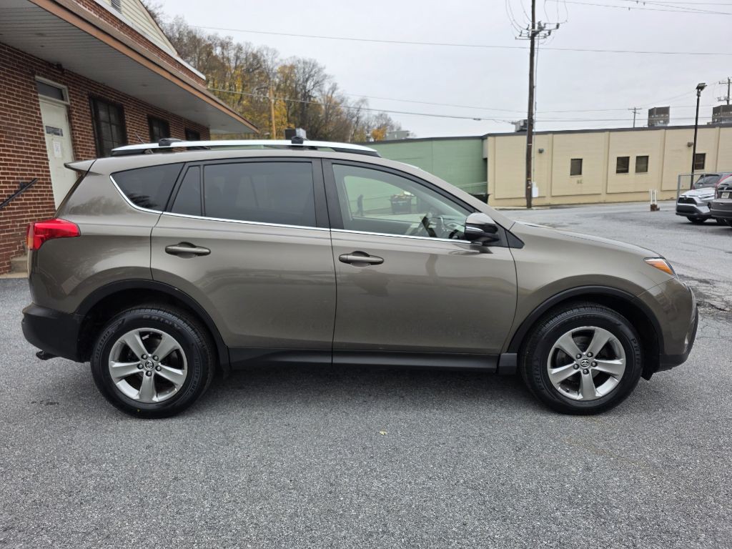 2015 Toyota Rav4 Image 6