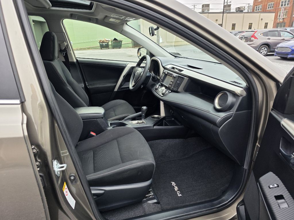 2015 Toyota Rav4 Image 8