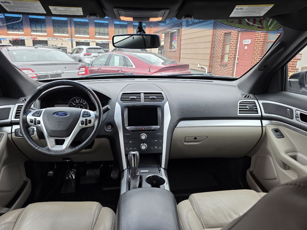 2015 Ford Explorer Image 15
