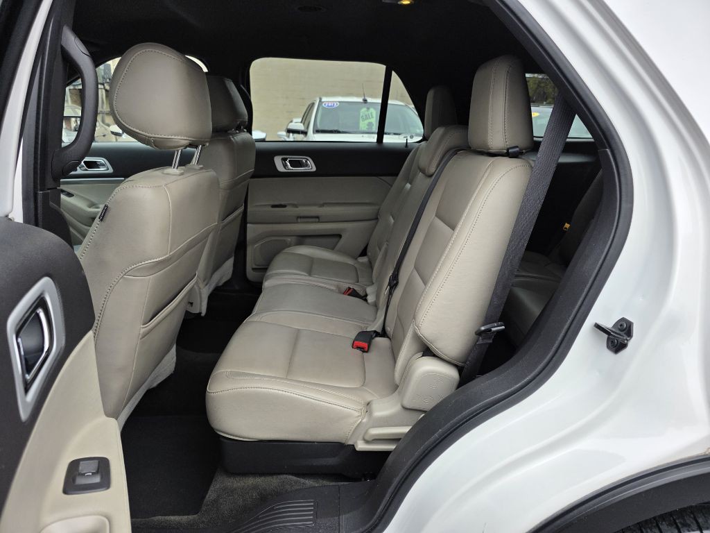2015 Ford Explorer Image 17