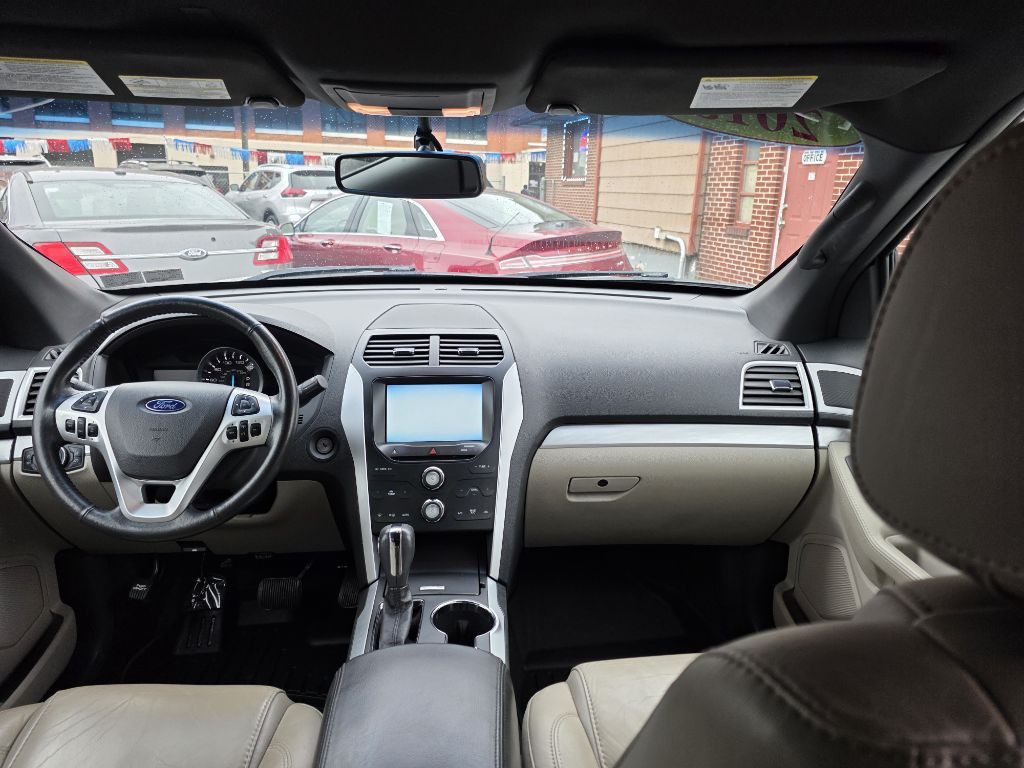 2015 Ford Explorer Image 19