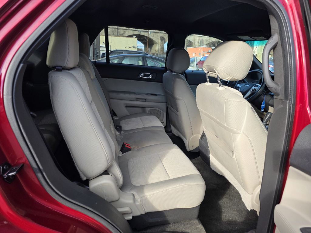 2013 Ford Explorer Image 12
