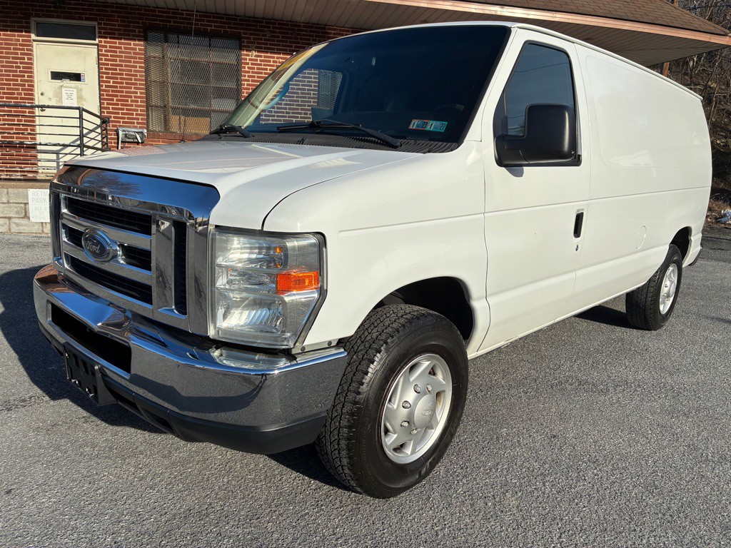 2010 Ford Econoline Image 1