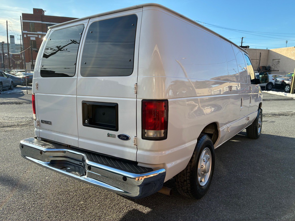2010 Ford Econoline Image 5