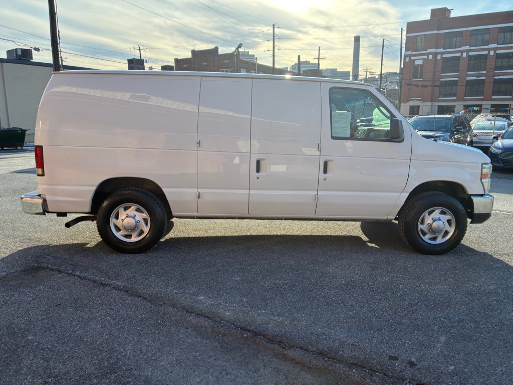 2010 Ford Econoline Image 6