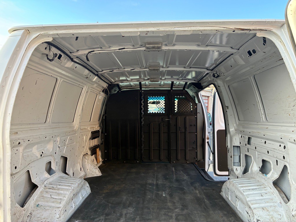 2010 Ford Econoline Image 10