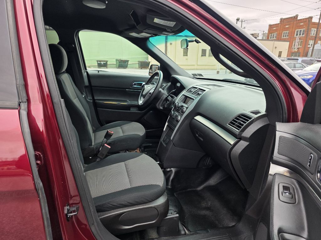 2015 Ford Explorer Image 9