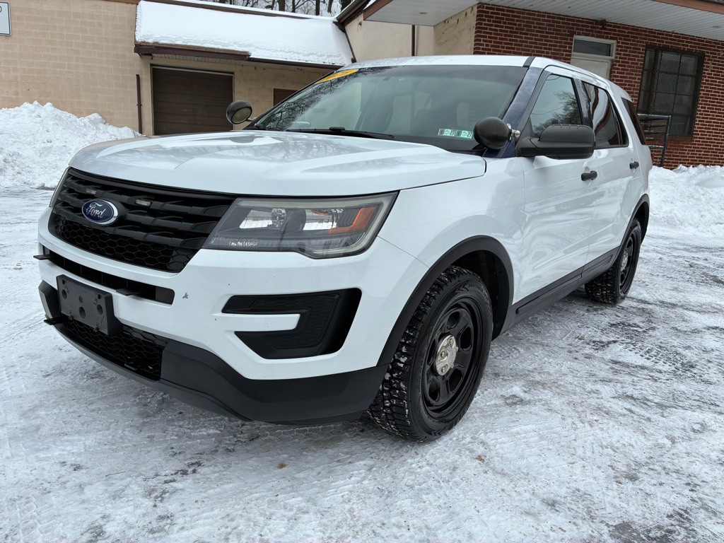2016 Ford Explorer Image 1