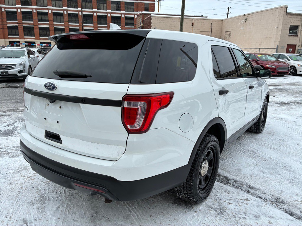 2016 Ford Explorer Image 5