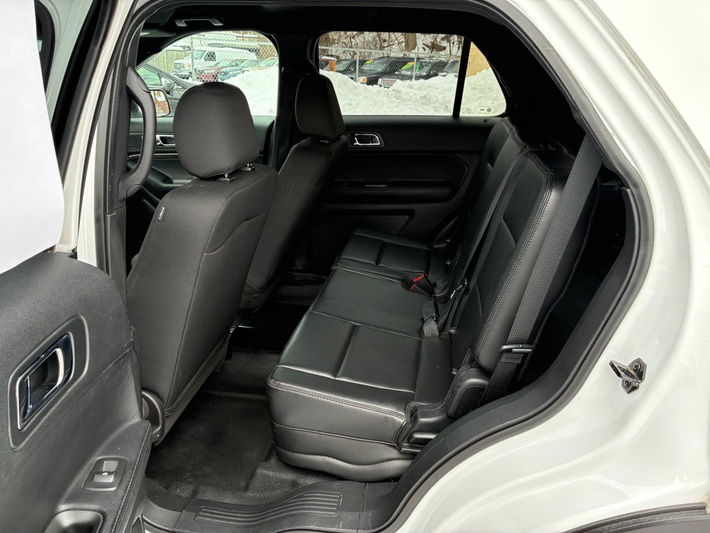 2016 Ford Explorer Image 12