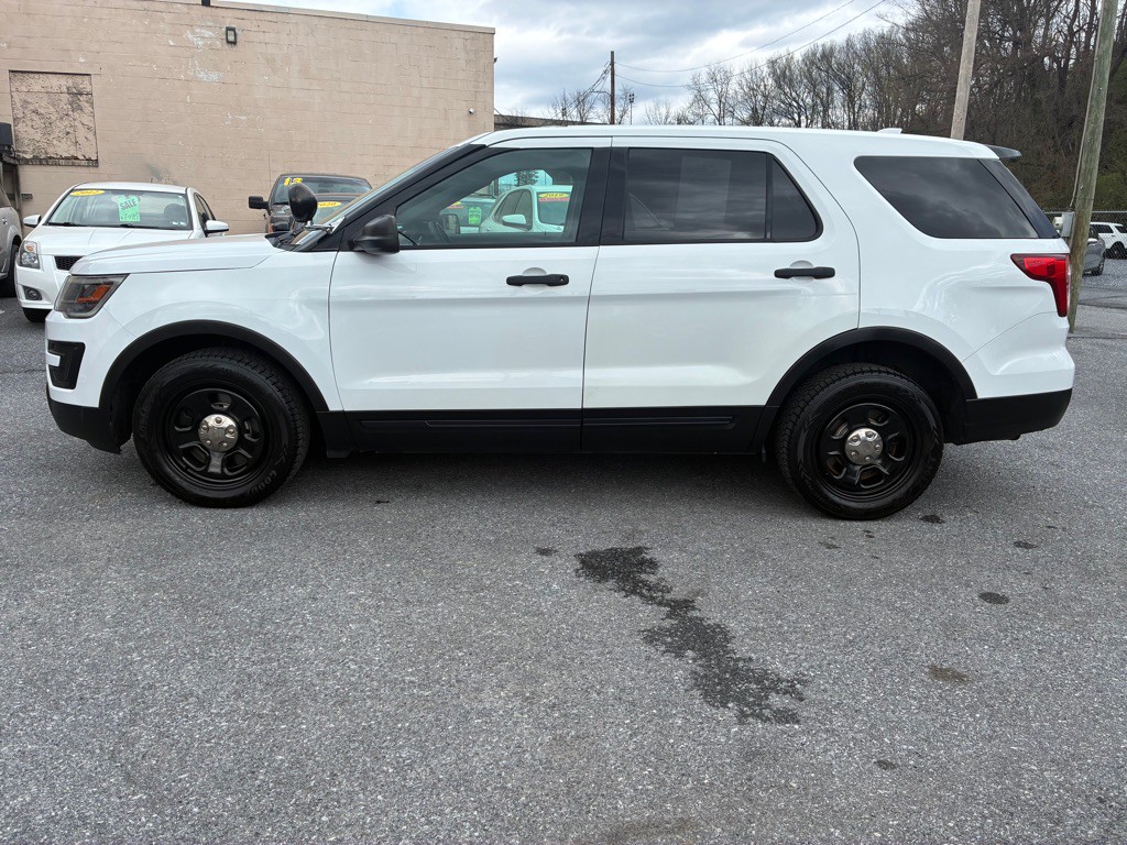 2016 Ford Explorer Image 2