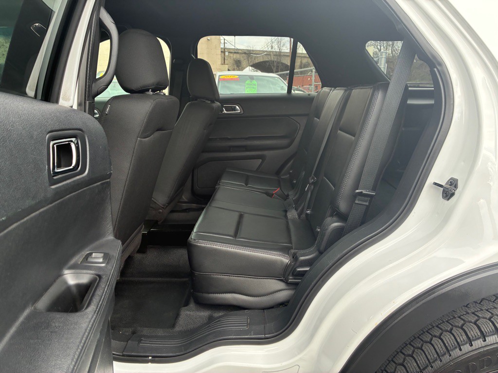 2016 Ford Explorer Image 11