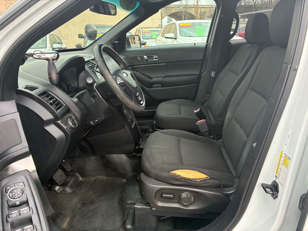 2016 Ford Explorer Image 13