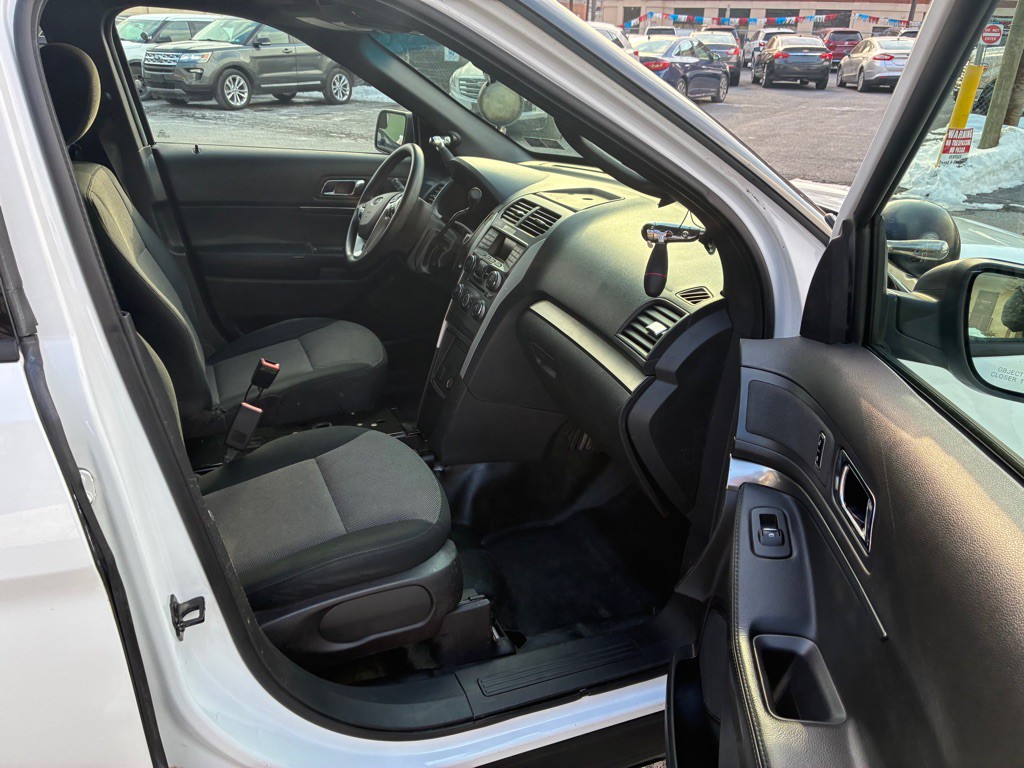 2015 Ford Explorer Image 9