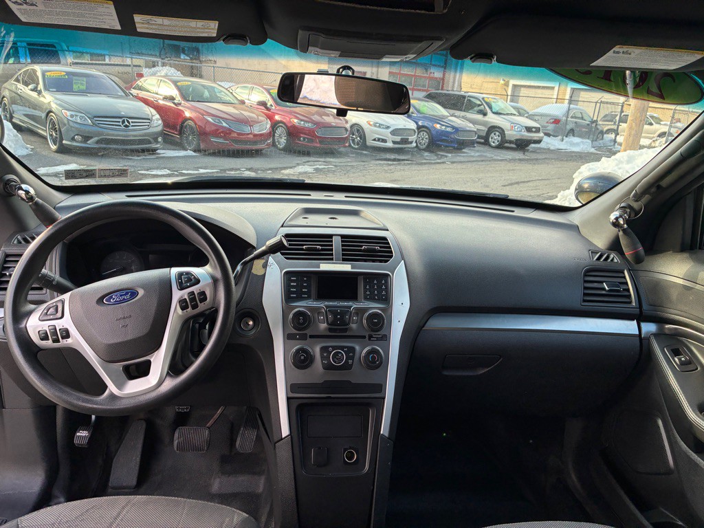 2015 Ford Explorer Image 13