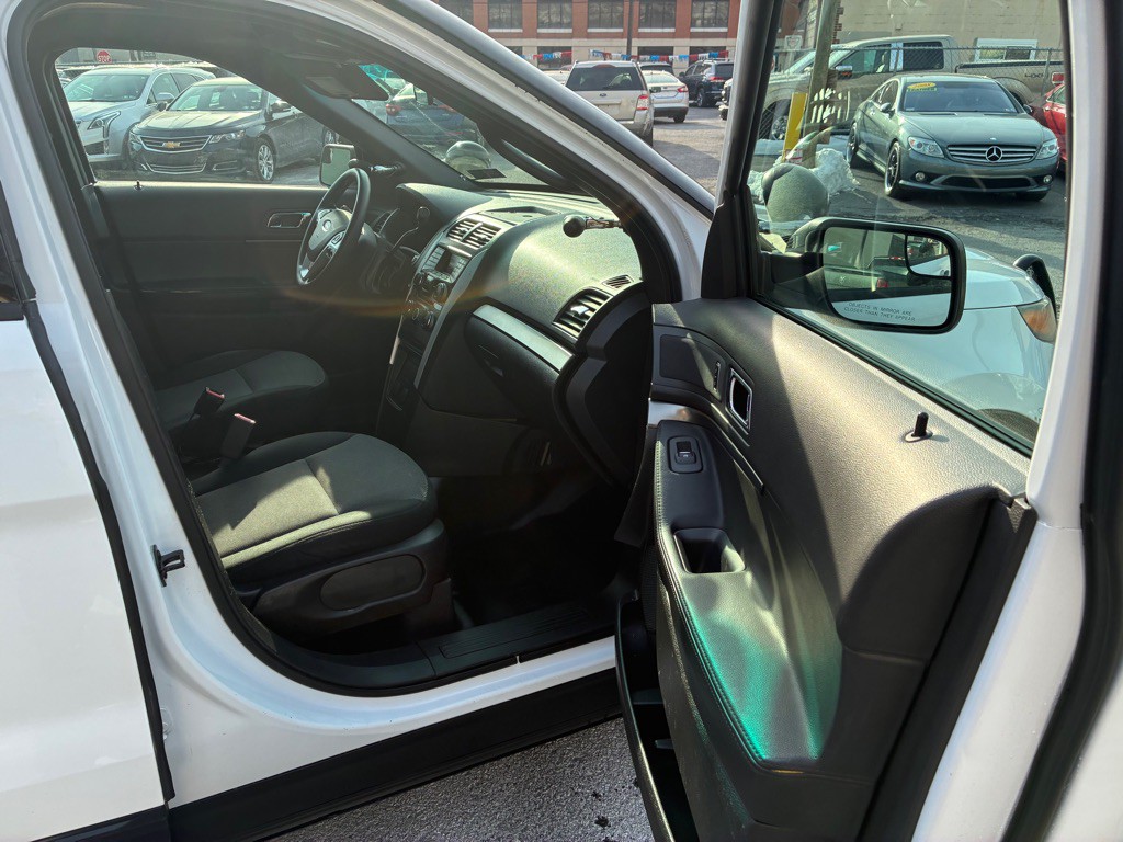 2015 Ford Explorer Image 9