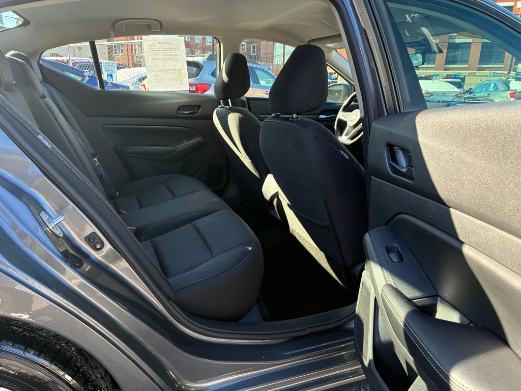 2024 Nissan Altima Image 10