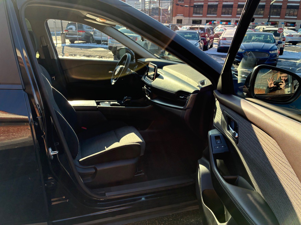 2023 Nissan Rogue Image 9