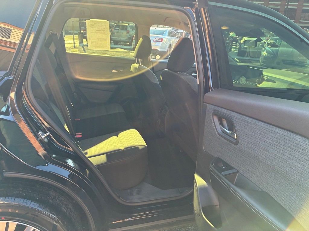 2023 Nissan Rogue Image 10