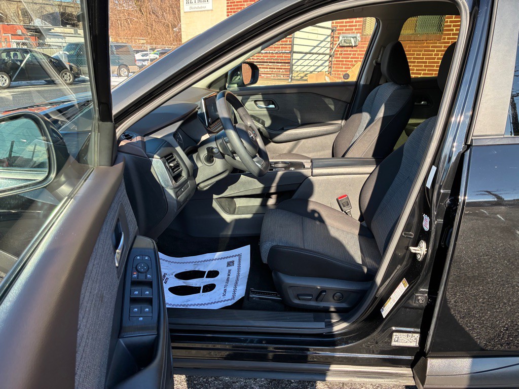 2023 Nissan Rogue Image 14