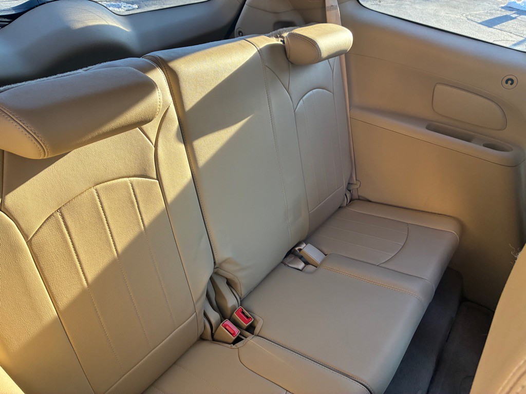 2011 Buick Enclave Image 11