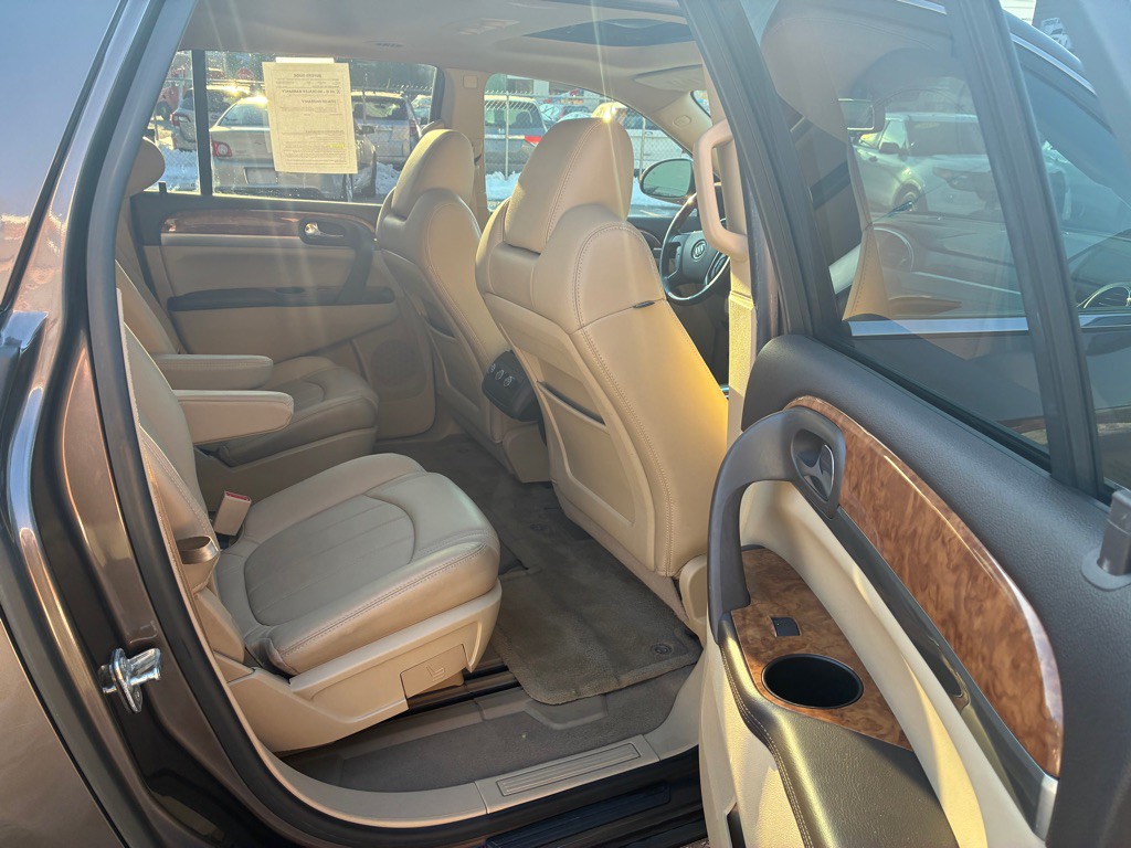 2011 Buick Enclave Image 10