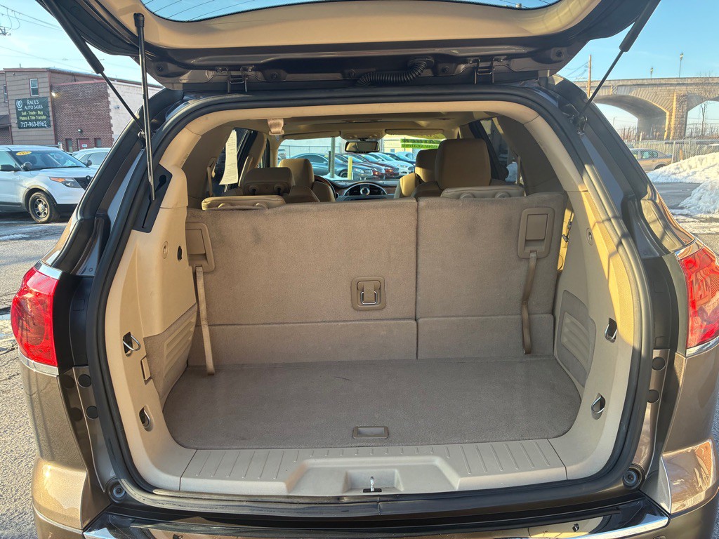 2011 Buick Enclave Image 12