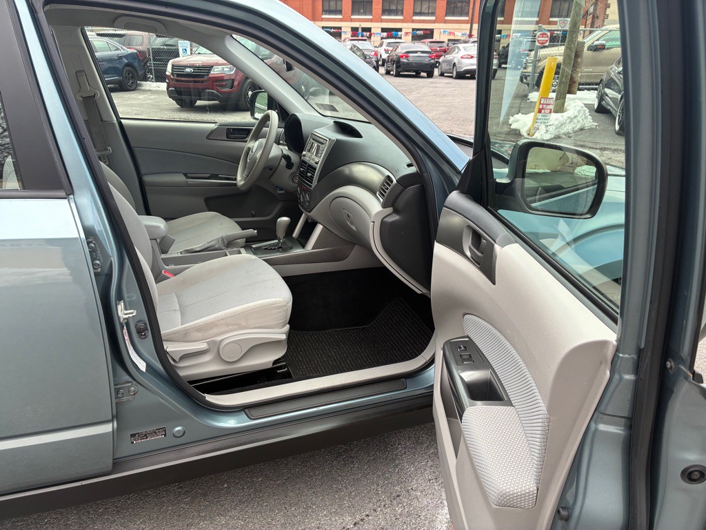 2012 Subaru Forester Image 9