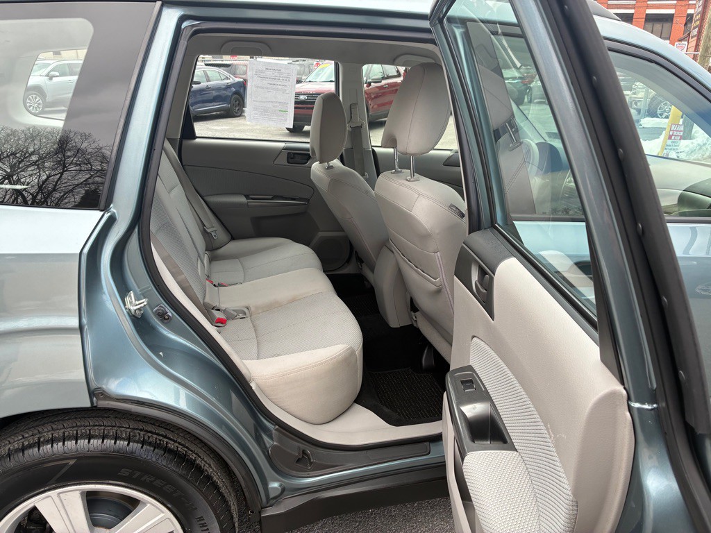 2012 Subaru Forester Image 10