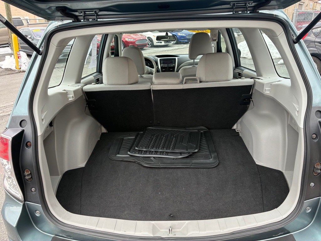 2012 Subaru Forester Image 11