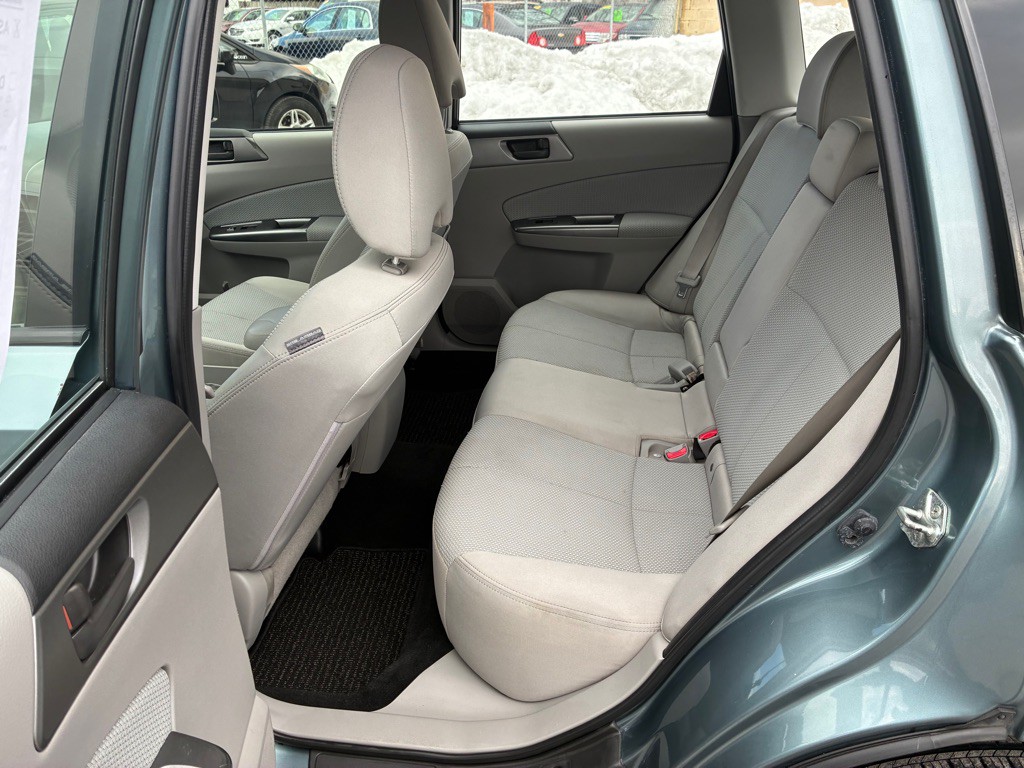 2012 Subaru Forester Image 12