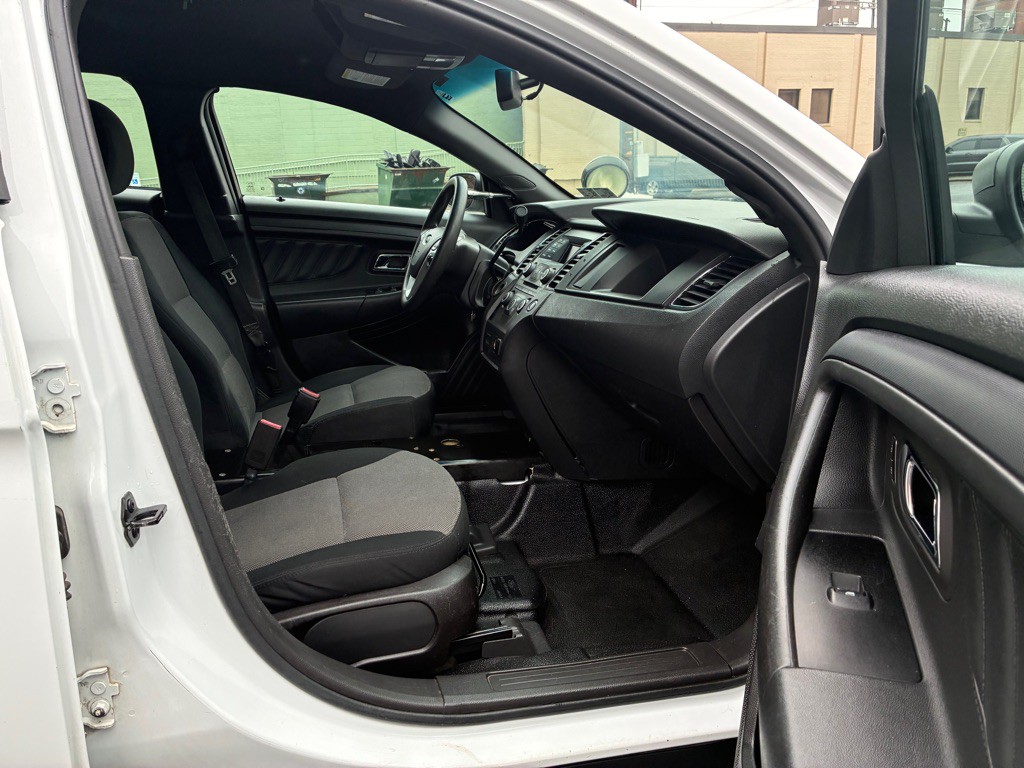 2014 Ford Taurus Image 9