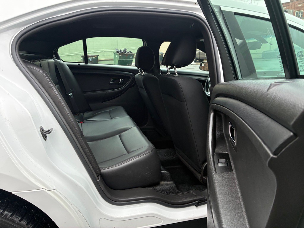 2014 Ford Taurus Image 10