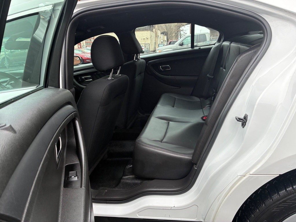 2014 Ford Taurus Image 12