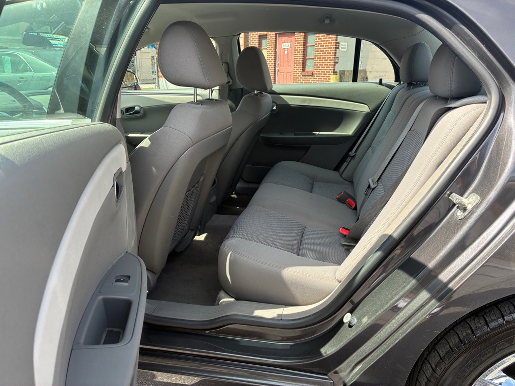 2012 Chevrolet Malibu Image 12