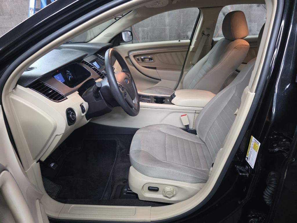 2013 Ford Taurus Image 9