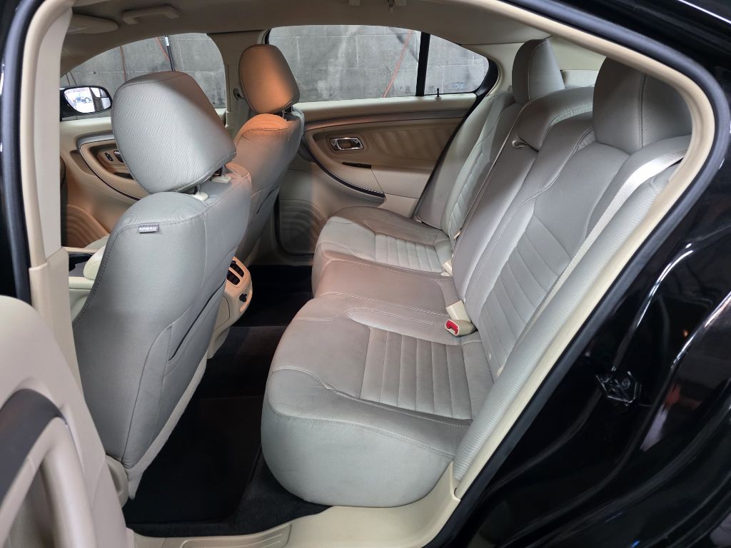 2013 Ford Taurus Image 10