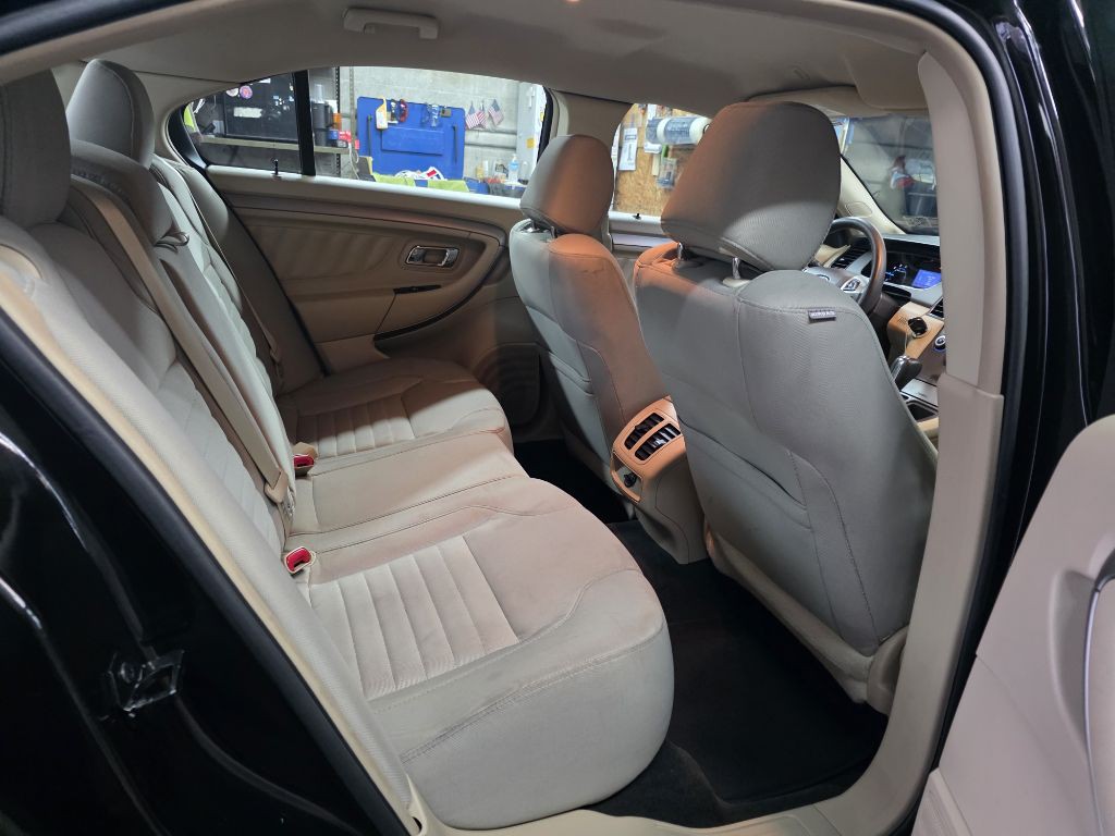 2013 Ford Taurus Image 11
