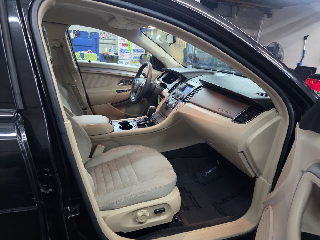 2013 Ford Taurus Image 13