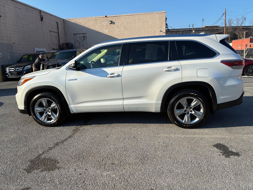 2015 Toyota Highlander Image 1